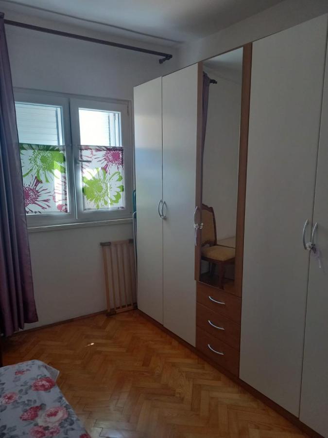 Apartman Rebeka Jezera Bagian luar foto