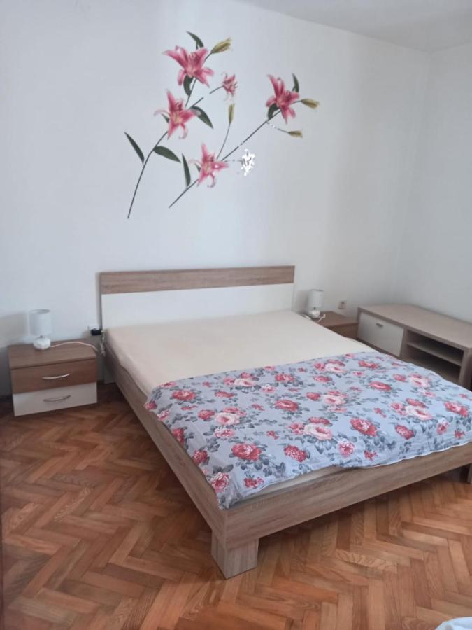 Apartman Rebeka Jezera Bagian luar foto
