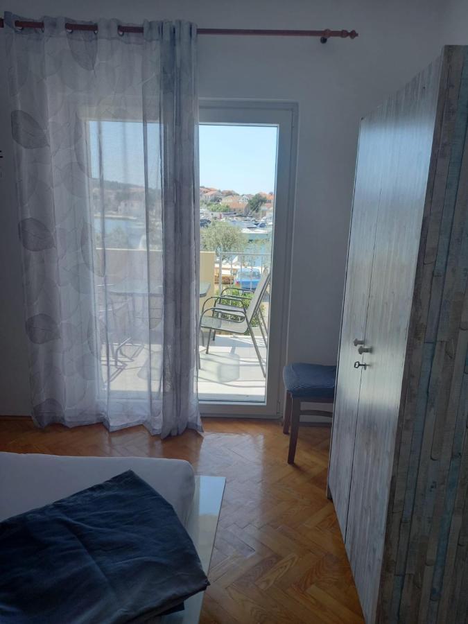 Apartman Rebeka Jezera Bagian luar foto